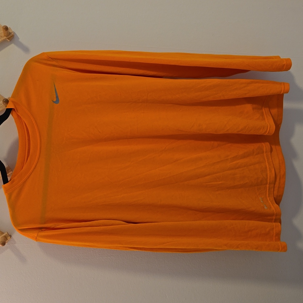 Nike Men's Large Vibrant Orange Long Sleeve Tee